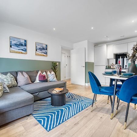 1 Bedroom Ocean Village Luxurious, Stylish & Cosy Apartment, Central Location In Southampton, Sleeps 4 - Summer Special Offer! - By Blue Puffin Stays 외부 사진