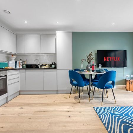 1 Bedroom Ocean Village Luxurious, Stylish & Cosy Apartment, Central Location In Southampton, Sleeps 4 - Summer Special Offer! - By Blue Puffin Stays 외부 사진