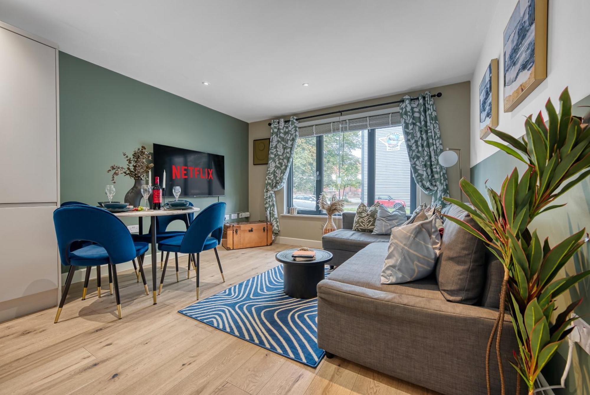 1 Bedroom Ocean Village Luxurious, Stylish & Cosy Apartment, Central Location In Southampton, Sleeps 4 - Summer Special Offer! - By Blue Puffin Stays 외부 사진