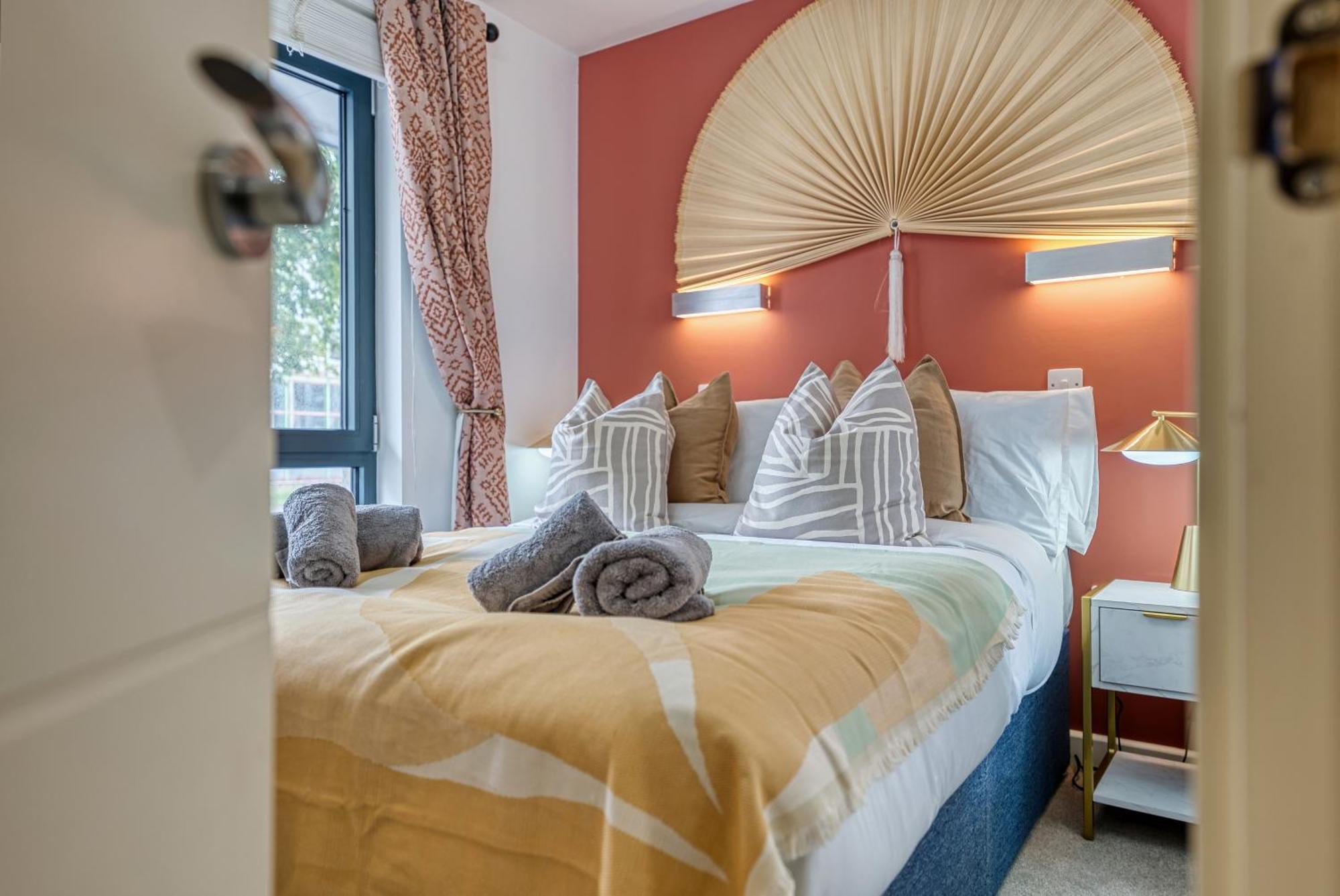 1 Bedroom Ocean Village Luxurious, Stylish & Cosy Apartment, Central Location In Southampton, Sleeps 4 - Summer Special Offer! - By Blue Puffin Stays 외부 사진