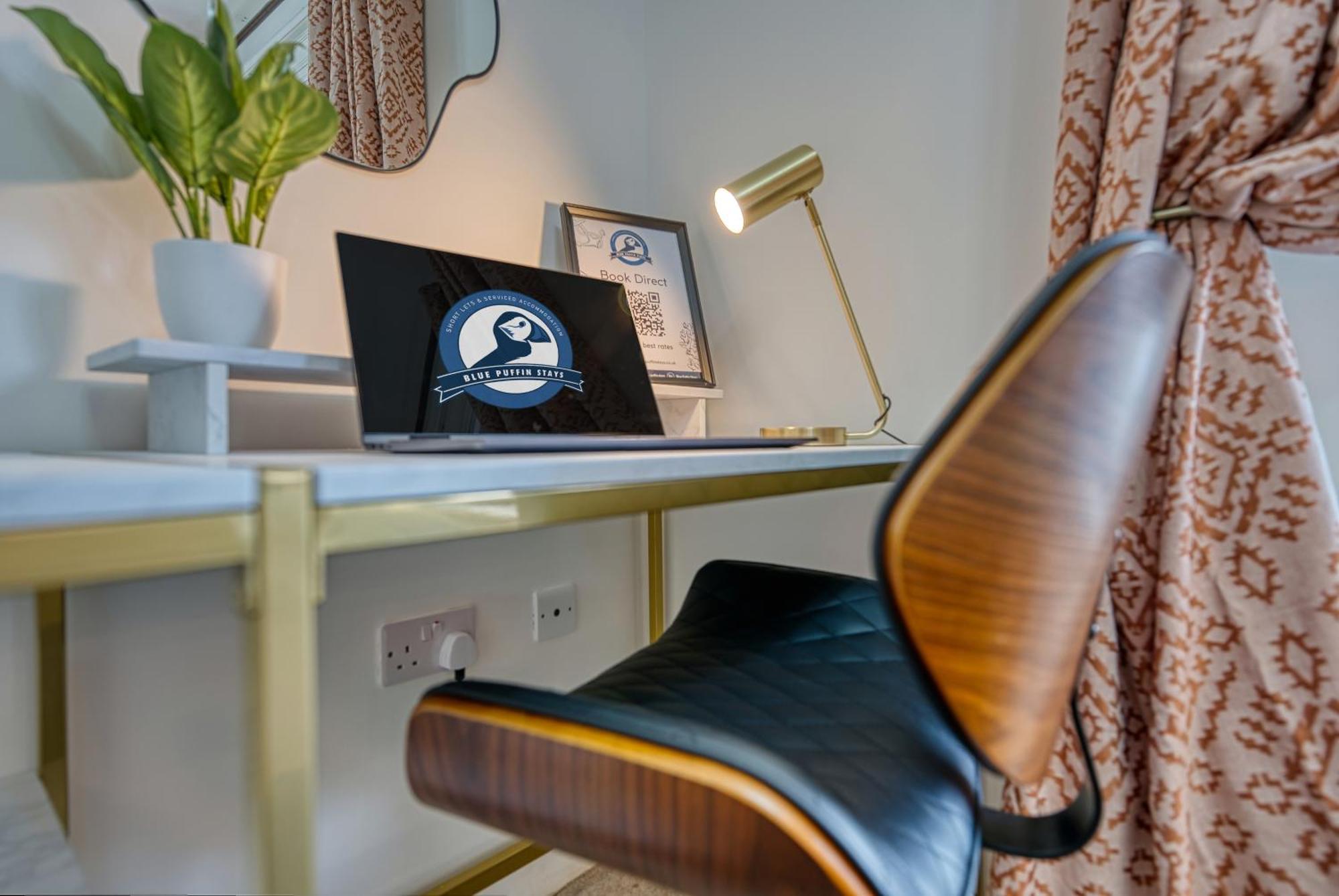 1 Bedroom Ocean Village Luxurious, Stylish & Cosy Apartment, Central Location In Southampton, Sleeps 4 - Summer Special Offer! - By Blue Puffin Stays 외부 사진