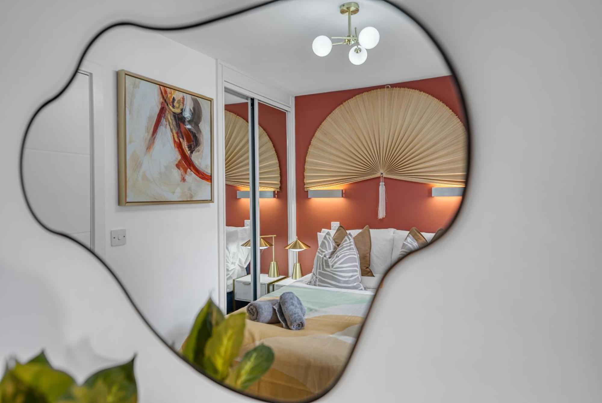 1 Bedroom Ocean Village Luxurious, Stylish & Cosy Apartment, Central Location In Southampton, Sleeps 4 - Summer Special Offer! - By Blue Puffin Stays 외부 사진